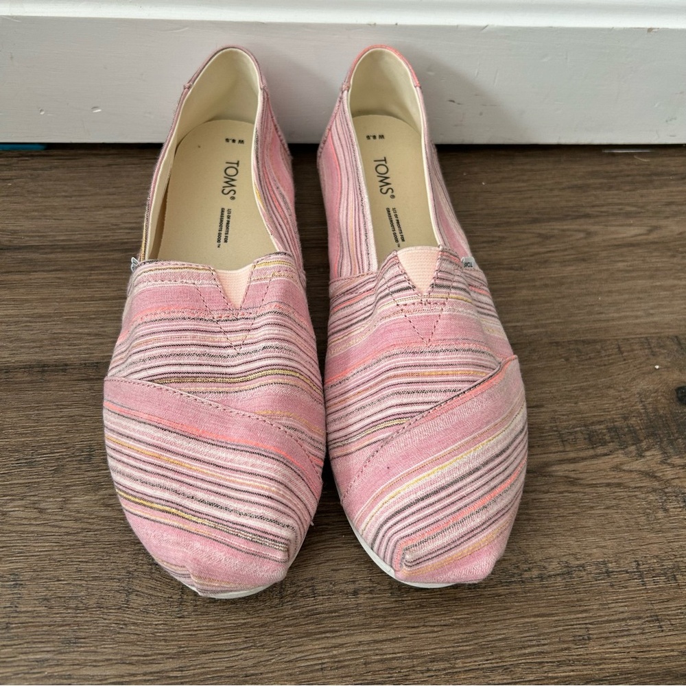 TOMS|Pink and Cream Striped Flats sz 8.5